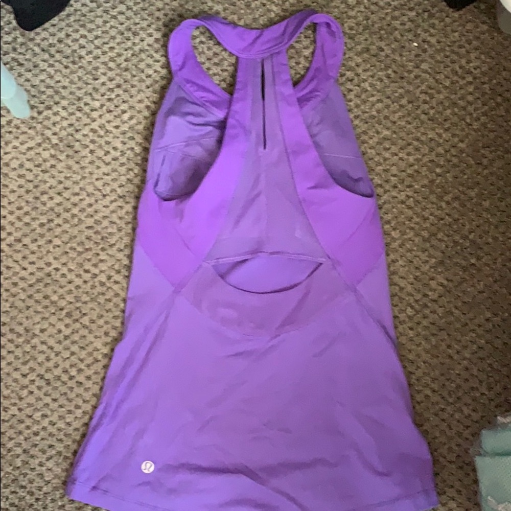 🍋Lululemon built in bra top.